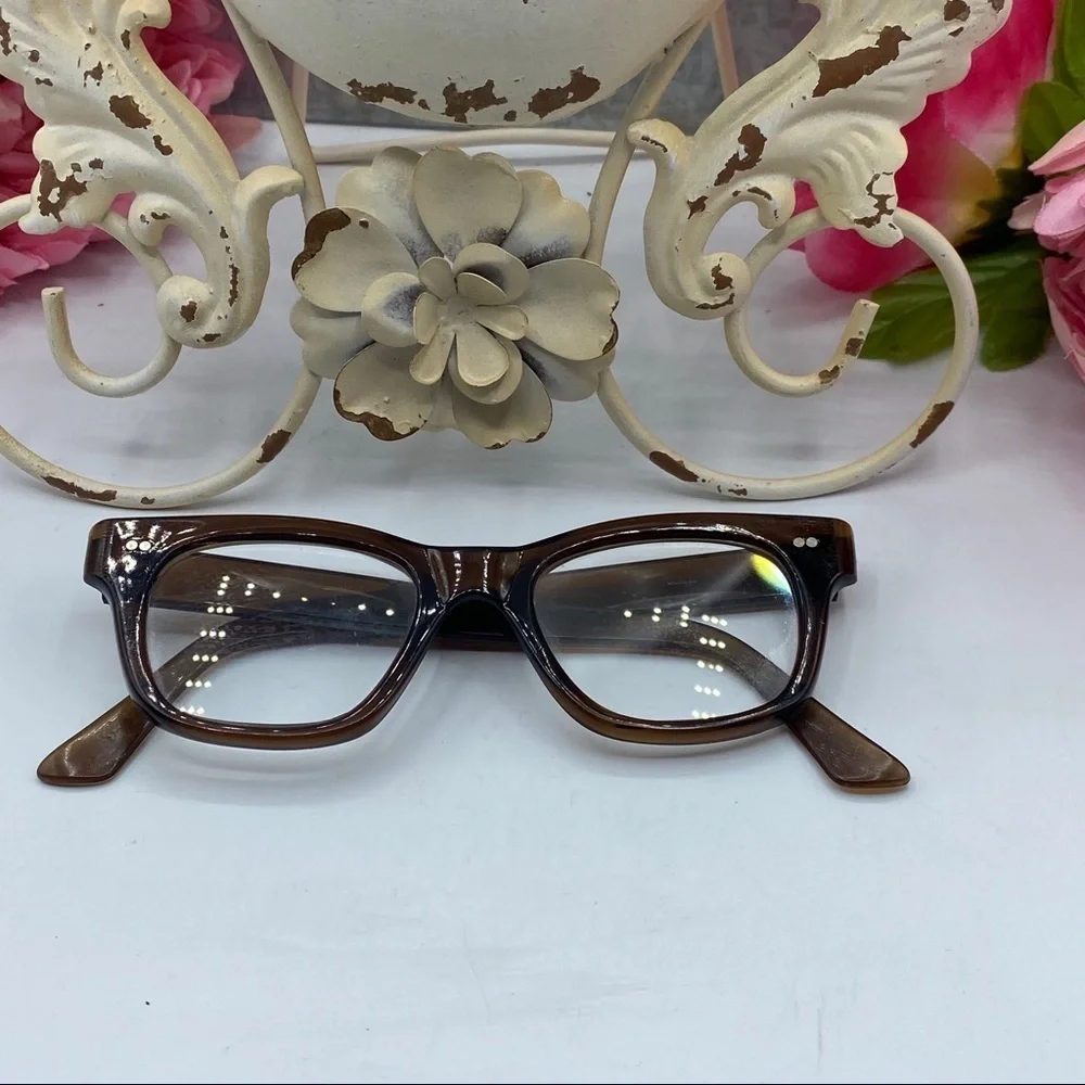 Brown Vintage Small Glasses Made in‎ USA